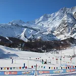 The Larix Ski-in Ski-out Hotell