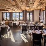 Hotel The Larix Ski-in Ski-out