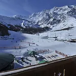 Hotel The Larix Ski-in Ski-out 3*
