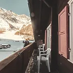Hotel The Larix Ski-in Ski-out