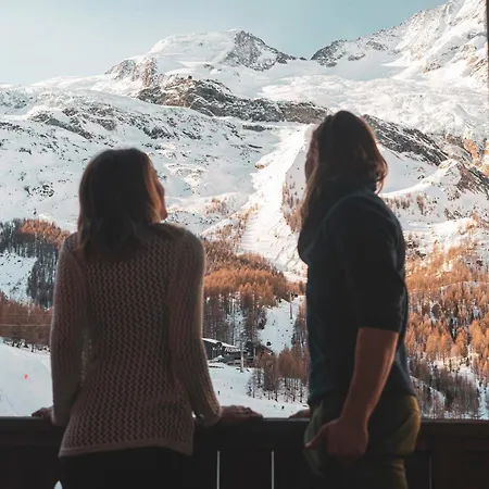 Hotell The Larix Ski-in Ski-out Saas Fee