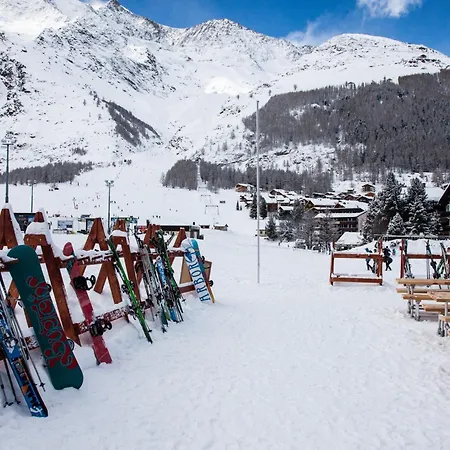酒店 The Larix Ski-in Ski-out