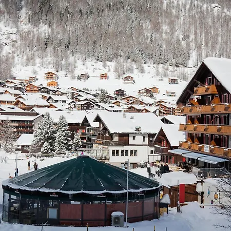 Hotel The Larix Ski-in Ski-out Saas-Fee