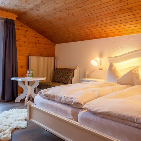 Hotel The Larix Ski-in Ski-out