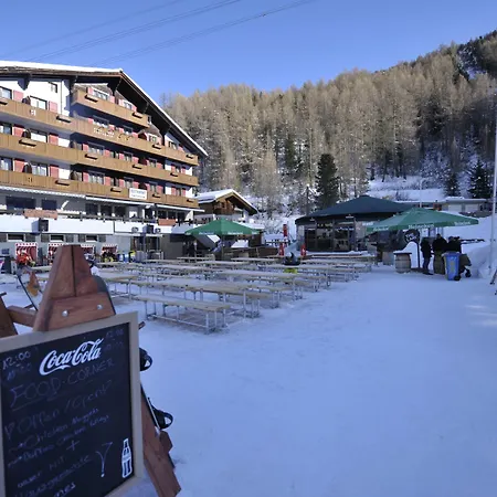 The Larix Ski-in Ski-out 3* Saas-Fee