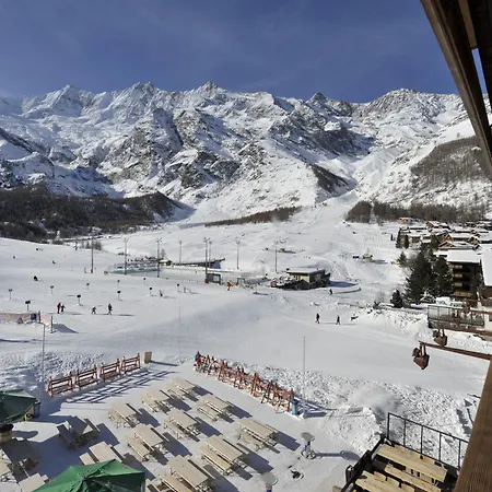 The Larix Ski-in Ski-out Saas Fee