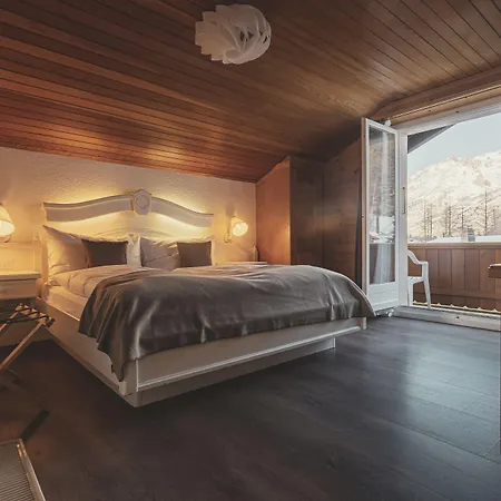 Hotel The Larix Ski-in Ski-out