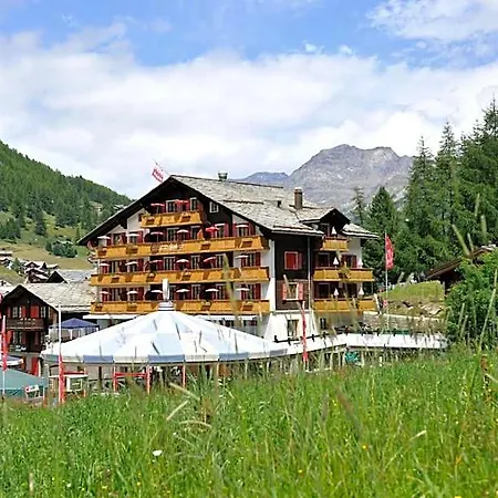 The Larix Ski-in Ski-out Saas Fee