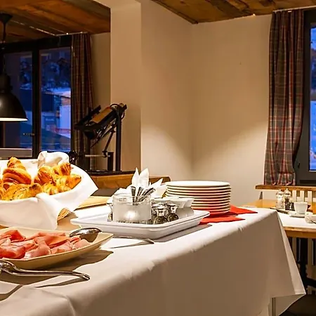 Hotel The Larix Ski-in Ski-out 3*