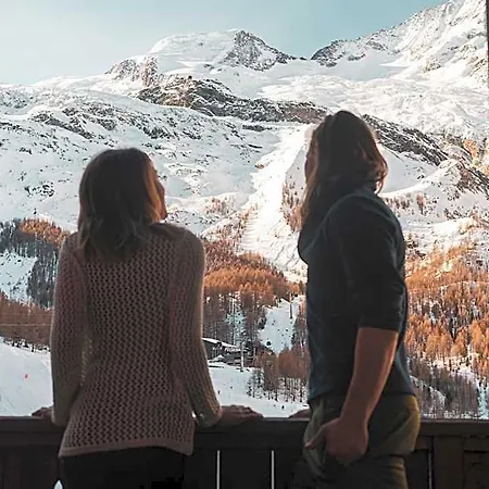 The Larix Ski-in Ski-out فندق