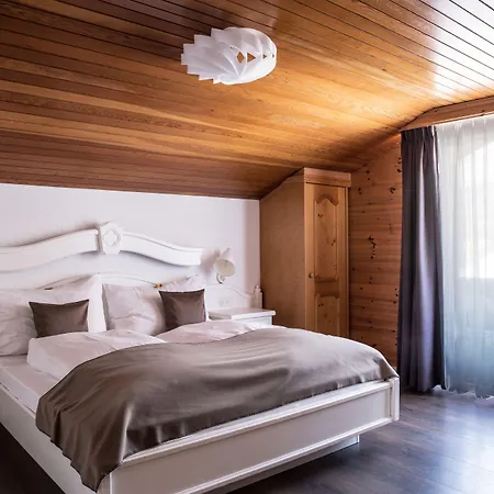 The Larix Ski-in Ski-out