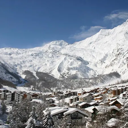 The Larix Ski-in Ski-out 3* Saas-Fee