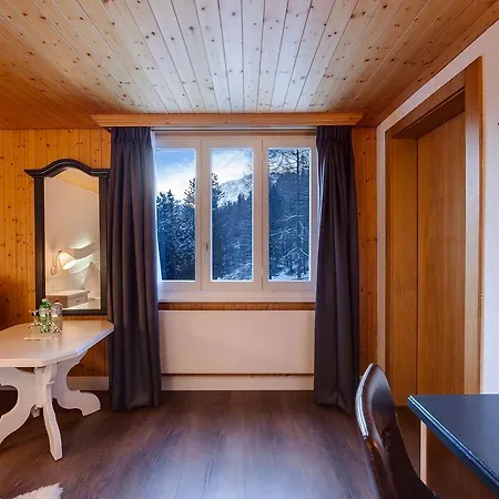 Hotel The Larix Ski-in Ski-out