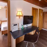 The Larix Ski-in Ski-out فندق 3*
