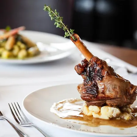 The Larix Ski-in Ski-out Hotel 3*