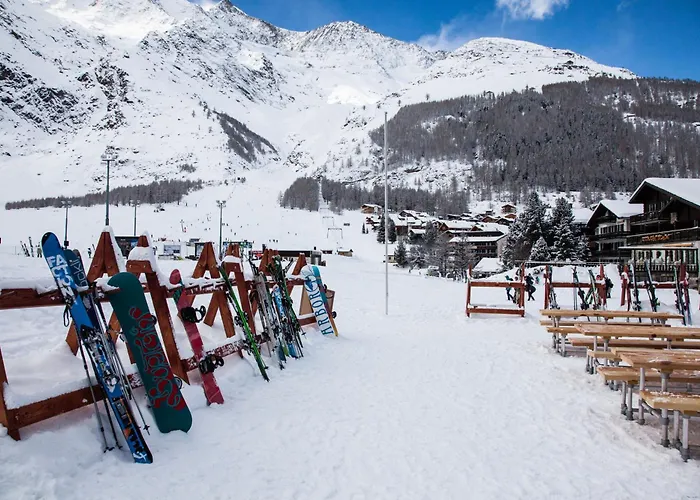 Hotel The Larix Ski-in Ski-out