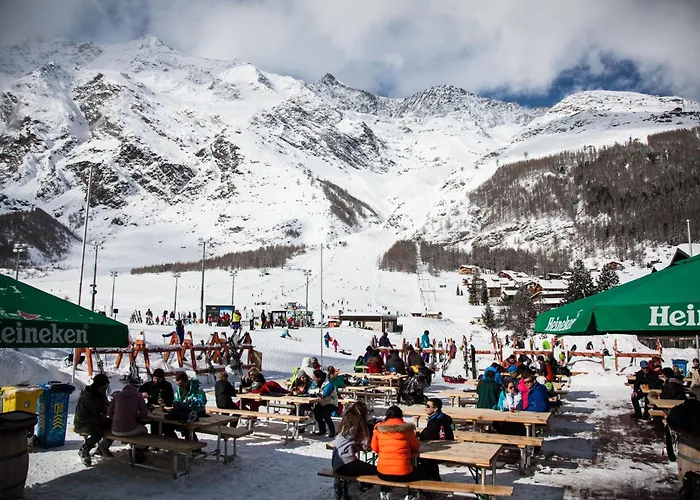 The Larix Ski-in Ski-out Hotel Saas-Fee