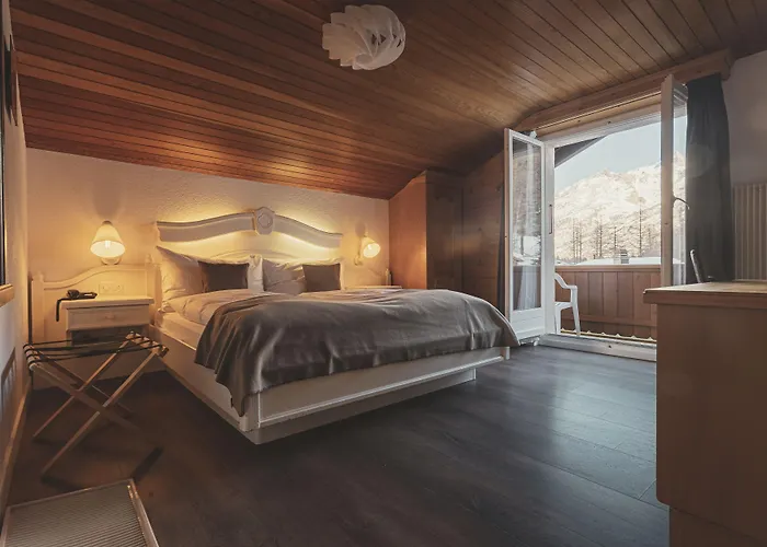 Hotel The Larix Ski-in Ski-out